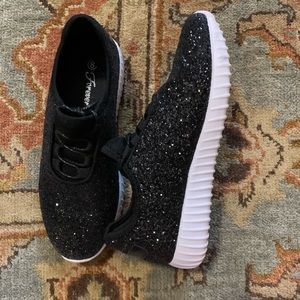 Black glitter casual sneakers